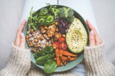 Eating Smart: Integrating Nutrition and Health into Your Daily Life